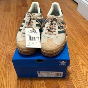 Adidas Gazelle Bold. green and beige. Size 7.5. NWT